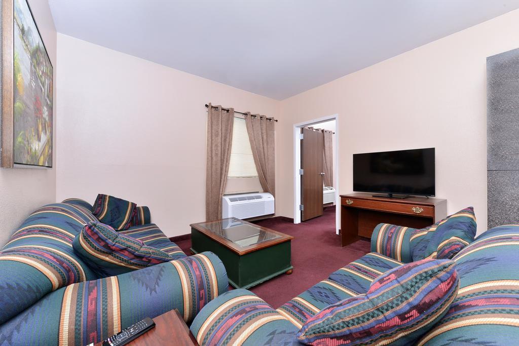 Americas Best Value Inn Somerville Texas Quarto foto